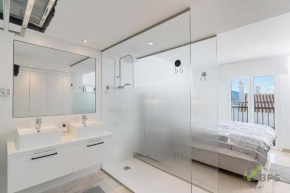 Blue Horizon Penthouse Adventure Meets Luxury 454